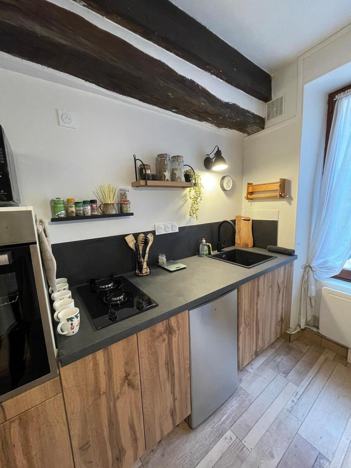 "La Petite Maison" Triplex Au Centre Ville - Les Terres Du Roy Avallon Luaran gambar