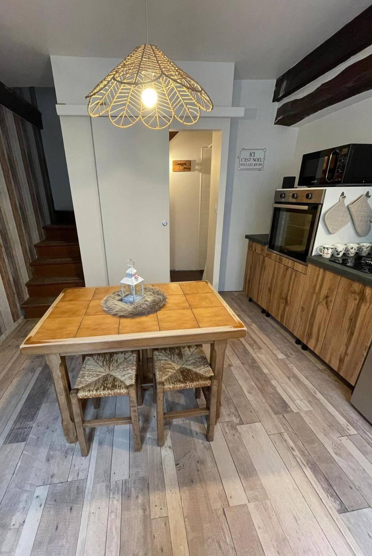 "La Petite Maison" Triplex Au Centre Ville - Les Terres Du Roy Avallon Luaran gambar