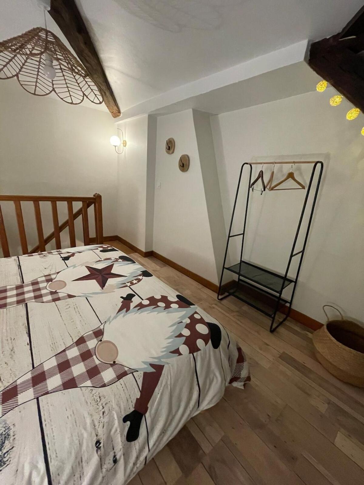 "La Petite Maison" Triplex Au Centre Ville - Les Terres Du Roy Avallon Luaran gambar